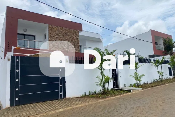 Villa 7 pièces duplex à Angré Gestoci