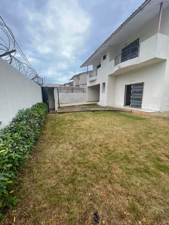 Villa duplex 5 pièces à Grand-Bassam, Cité Rosier