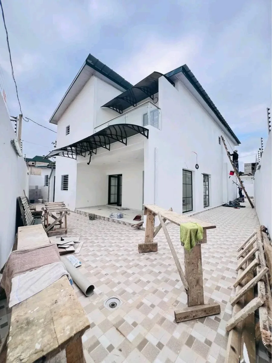 Duplex 6 pièces à Bingerville, après la nouvelle gare