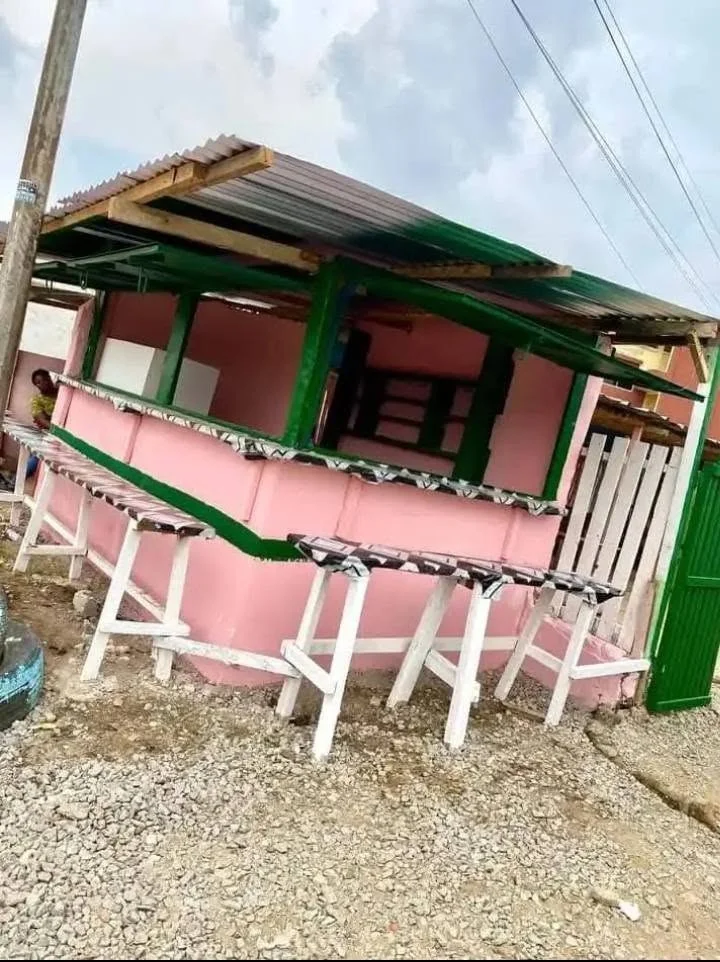 Kiosque commercial à louer à Riviera Faya, Cocody