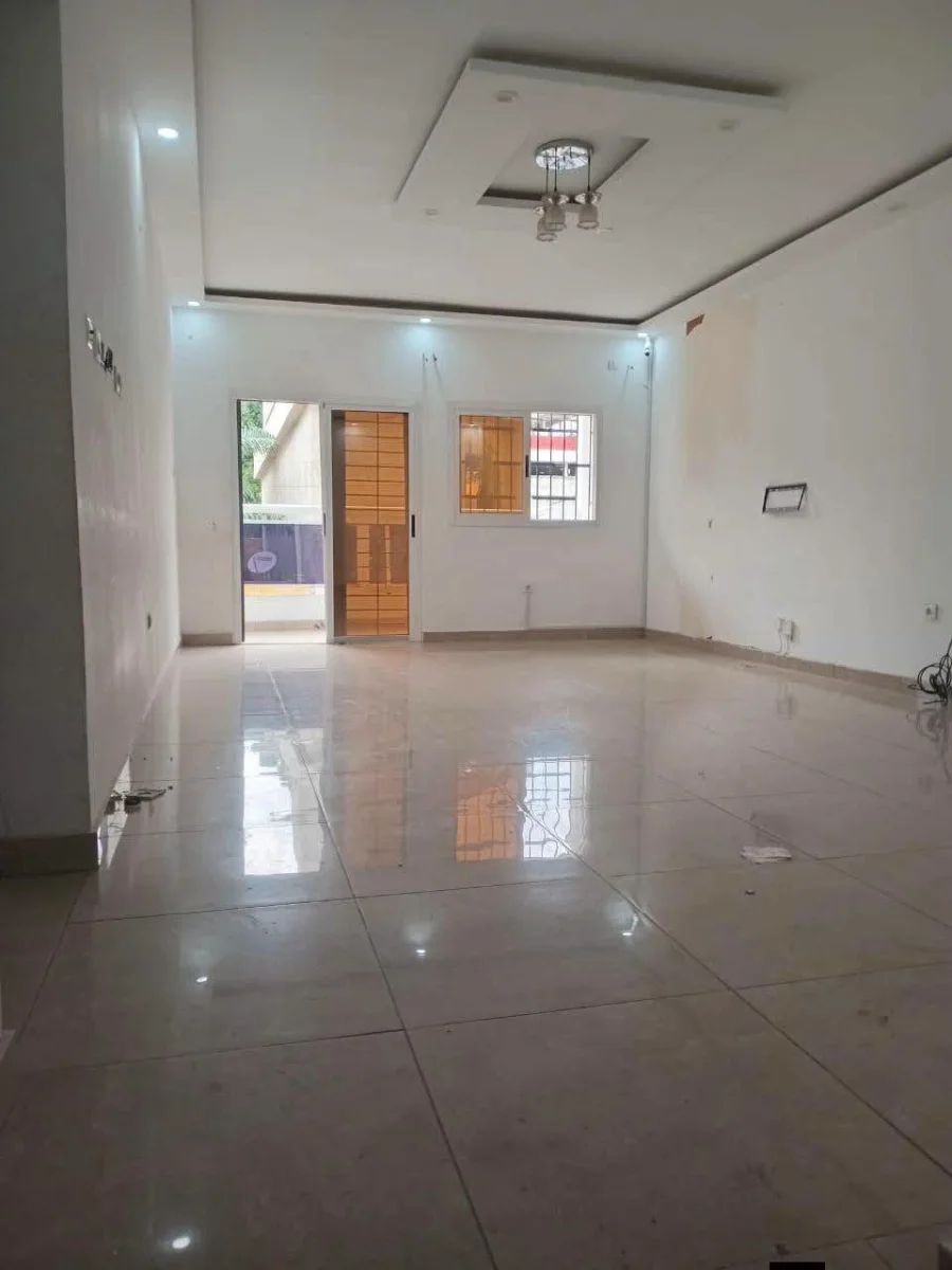 Appartement 3 pièces à Cocody Riviera Palmeraie