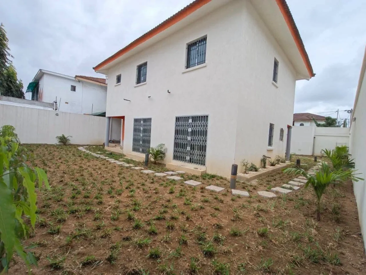 Villa duplex 7 pièces haut standing à louer