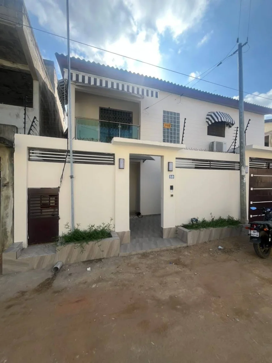 Villa duplex 5 pièces à louer à Fékéssé