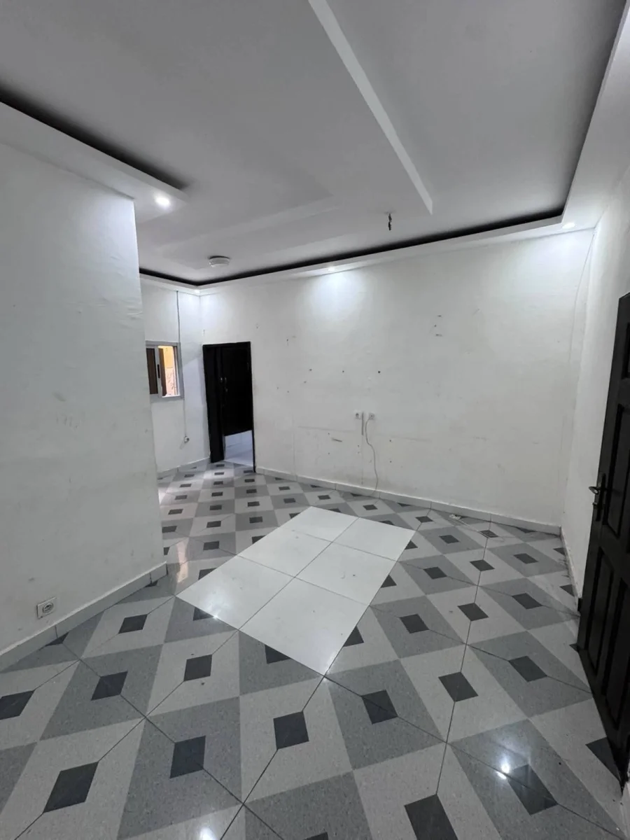 Appartement 2 pièces au rez-de-chaussée, route Abata