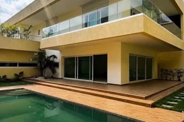 Villa duplex 9 pièces avec piscine à Riviera Golf 4