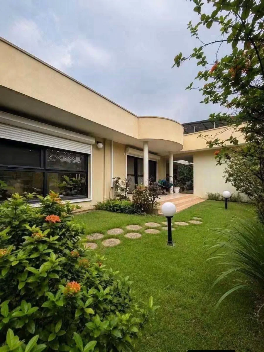 Villa duplex 6 pièces à Riviera Attoban Cité Laurier
