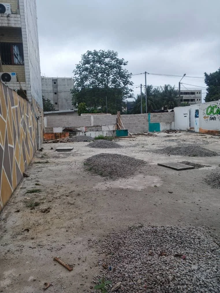 Terrain commercial 600m² à Riviera Faya Ephrata