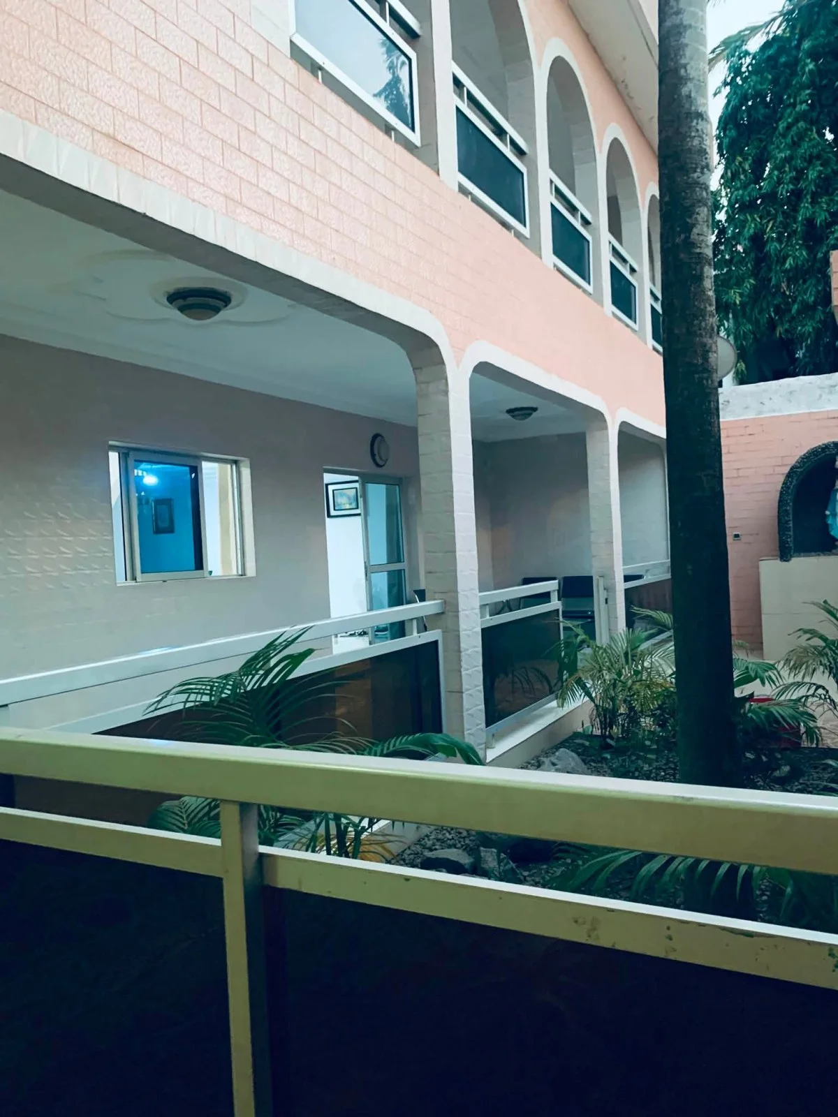 Duplex 10 pièces moderne à Faya