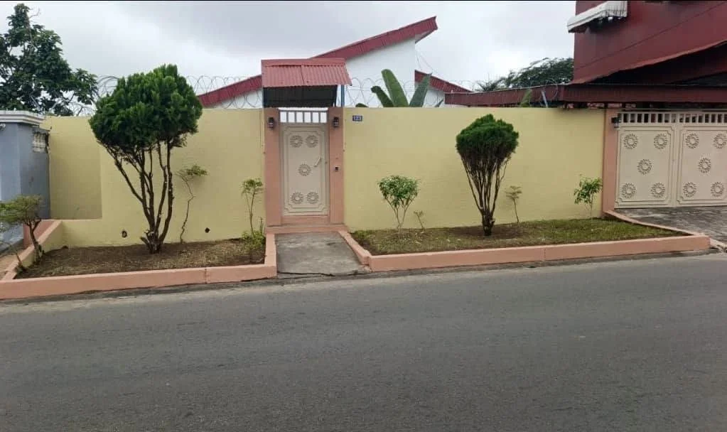 Villa 4 pièces avec dépendance à Riviera 3 Zone
