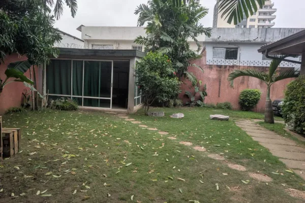 Villa 6 pièces avec piscine et jardin à Marcory Zone 4