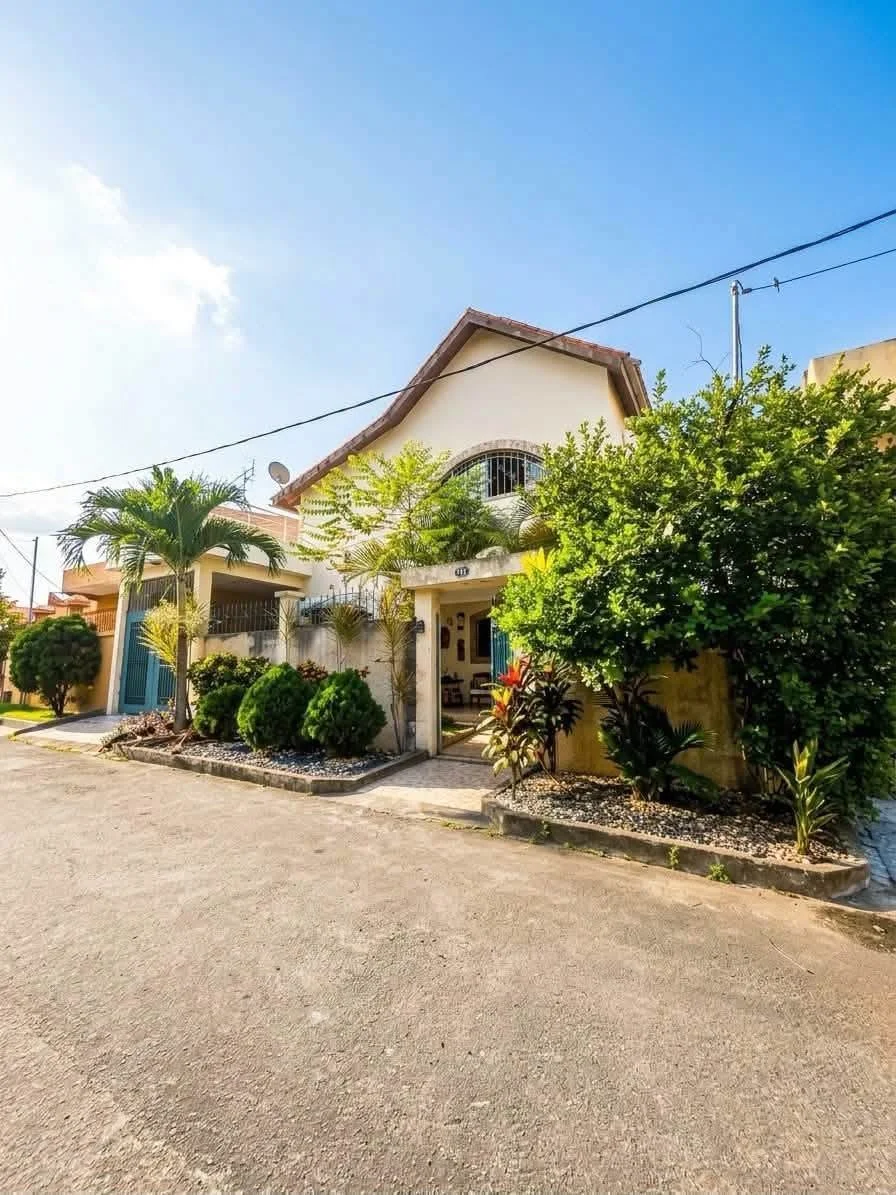 Villa duplex 5 pièces avec jardin à Angré 8e tranche