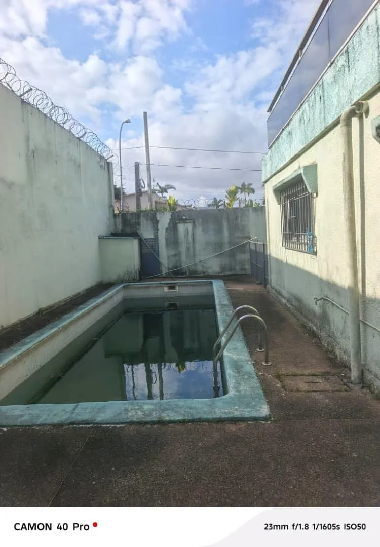 Duplex 8 pièces avec piscine à Plateaux Vallon