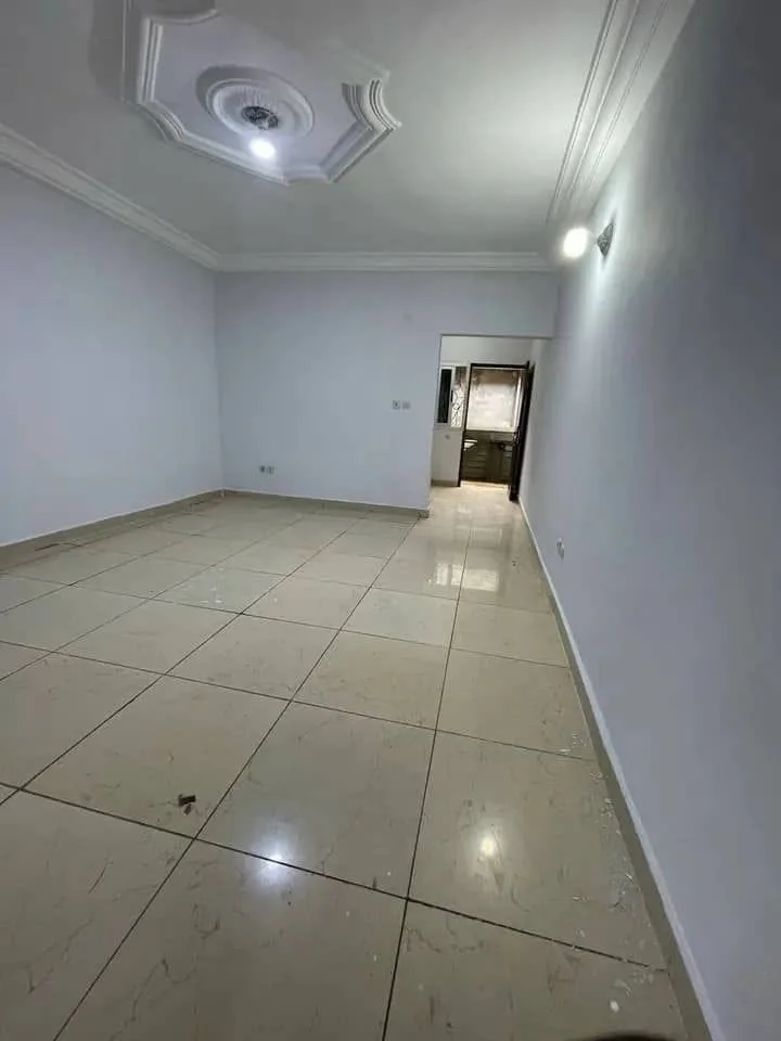 Appartement 2 pièces à Angré Château, 4e étage avec balcon