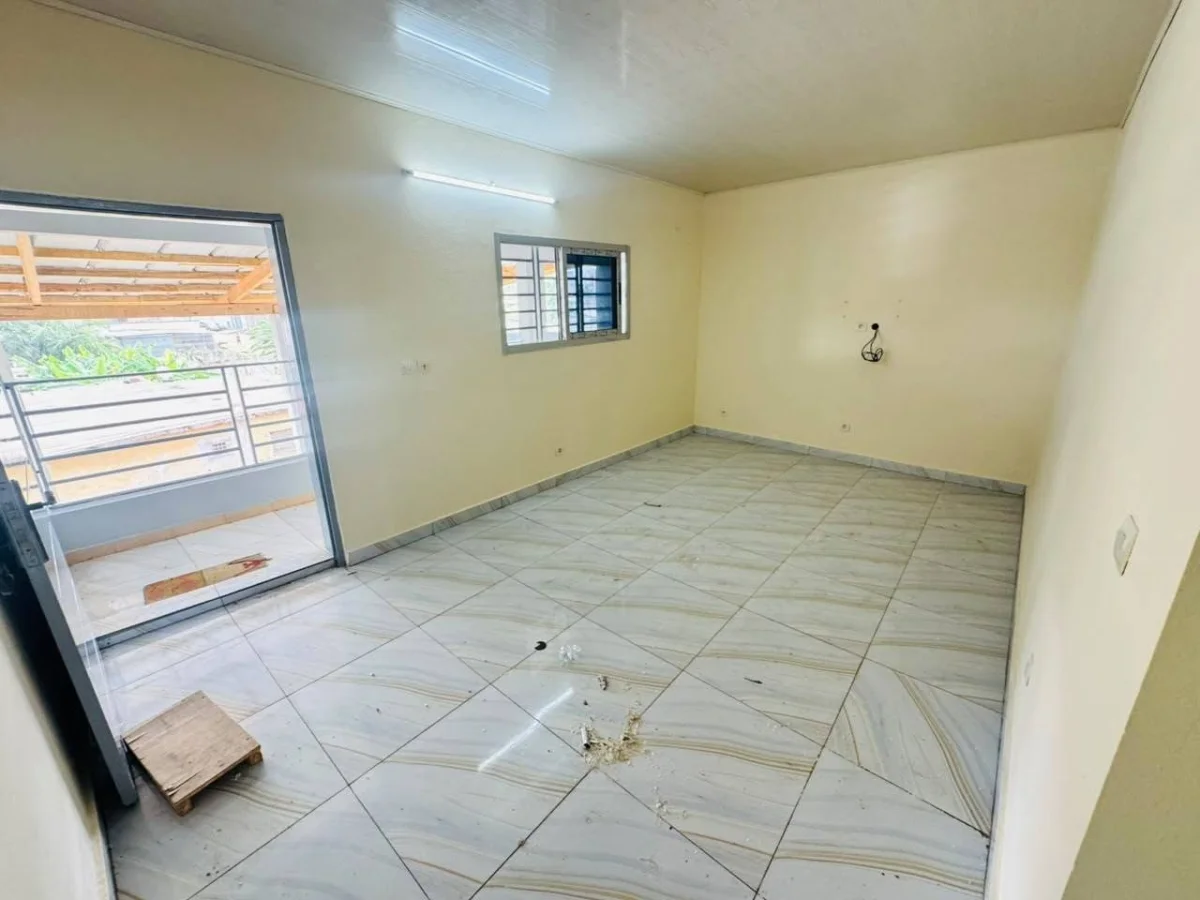 Appartement 2 pièces 2 douches à Faya Voie d'Abatta
