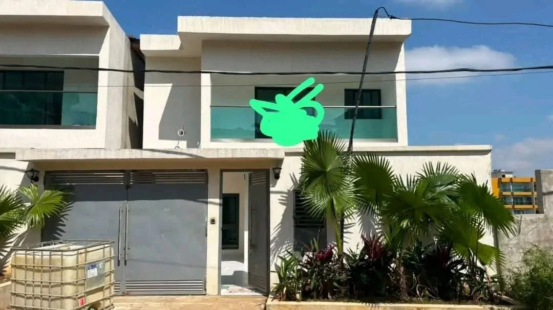 Villa triplex 9 pièces à Cocody Palmeraie Saint Viateur