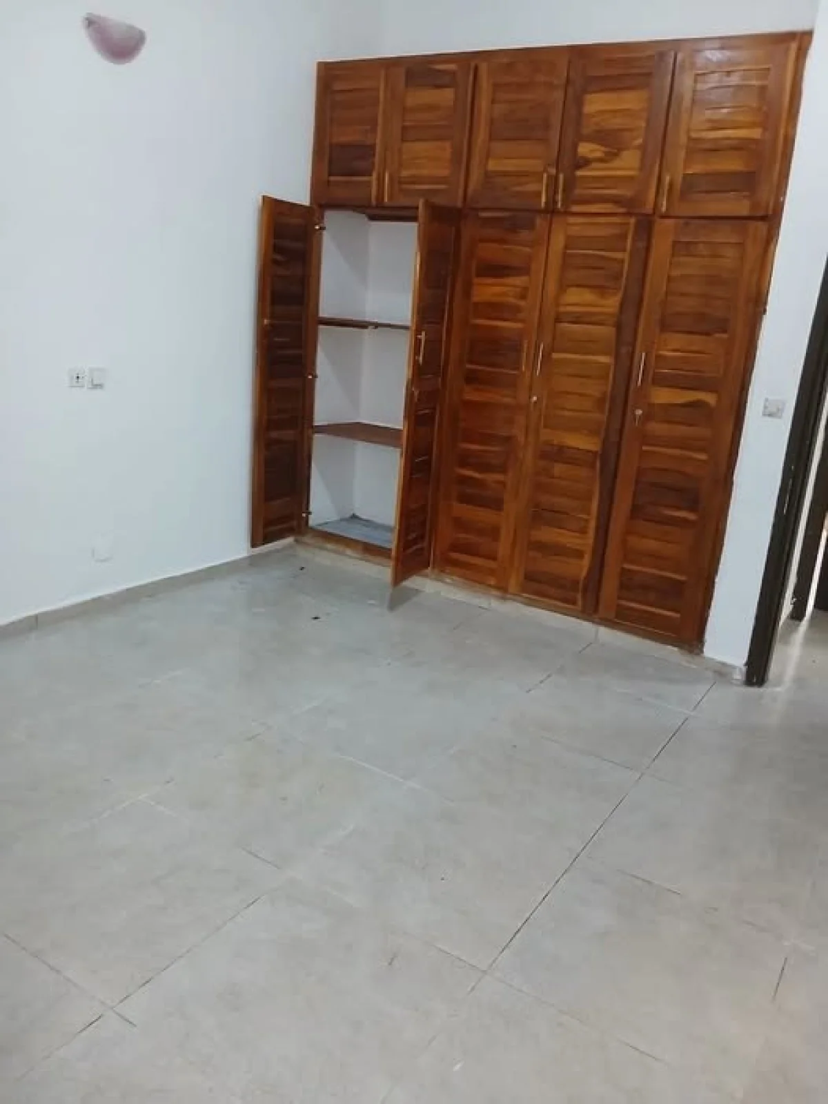 Appartement 3 pièces au rez-de-chaussée à Angré Star