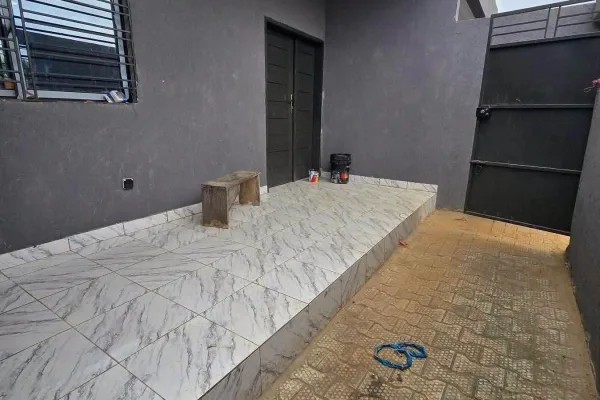 Maison 3 pièces à Yaou 8 kilos