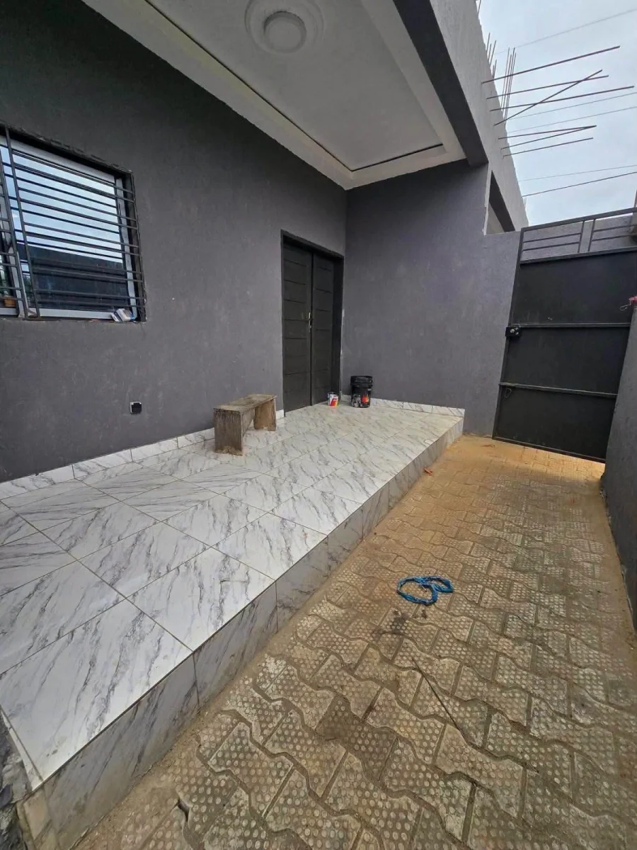 Maison 3 pièces à Yaou 8 kilos