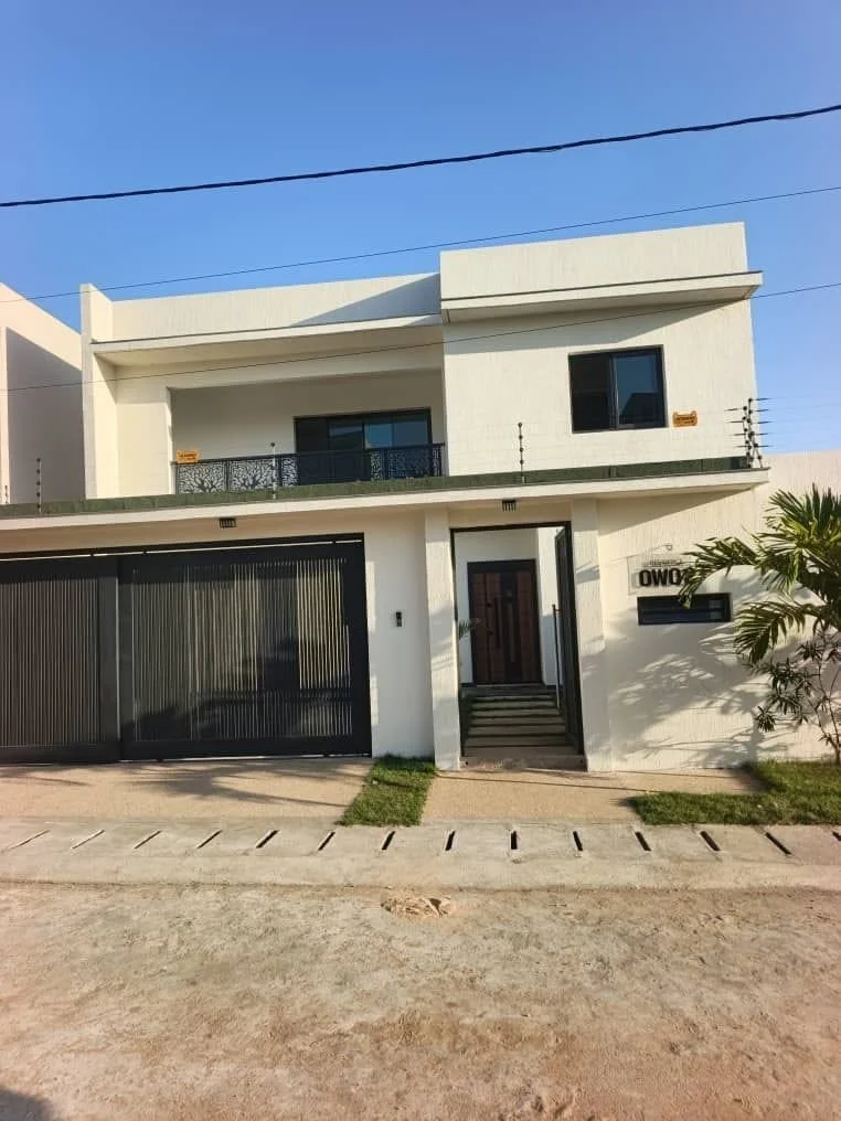 Duplex 5 pièces avec piscine à Route Abata