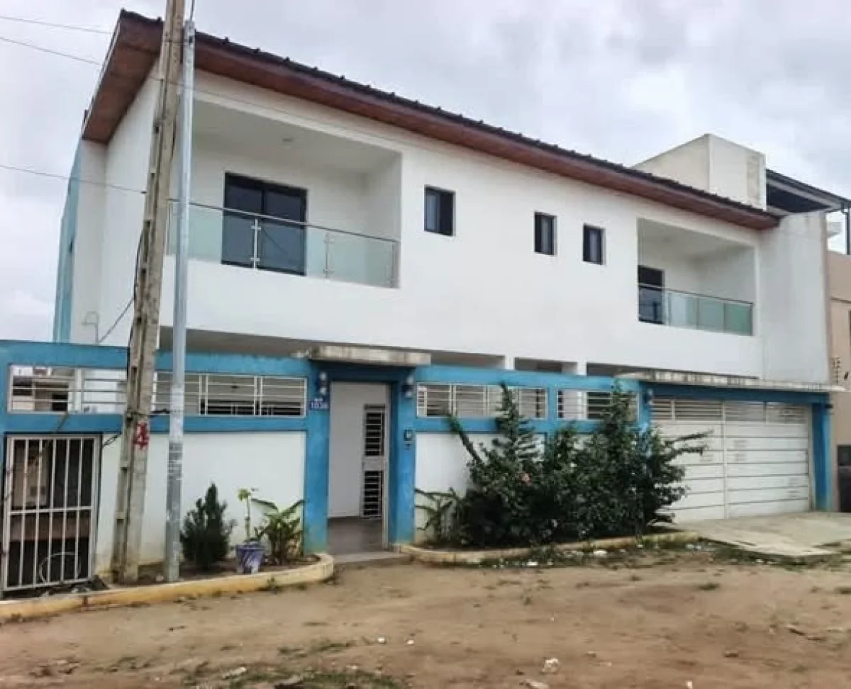 Villa triplex T8 meublée à Bingerville