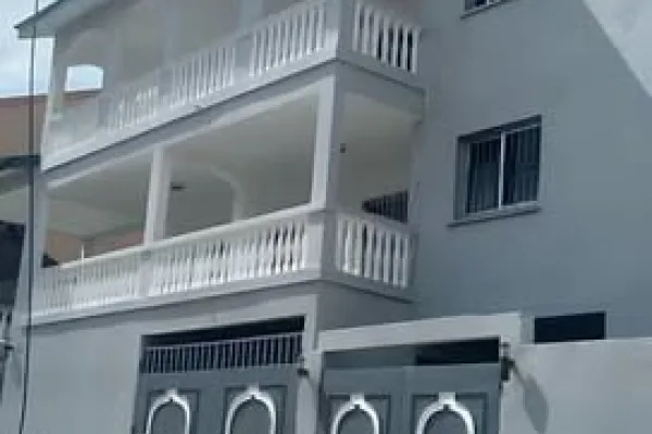 Villa triplex 11 pièces à Angré 8e tranche