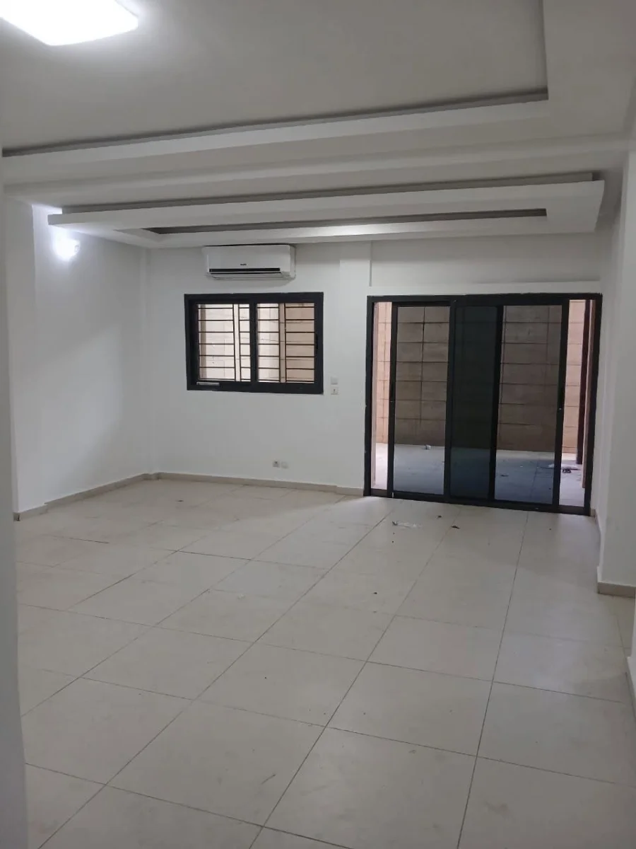 Appartement 3 pièces au rez-de-chaussée à Angré Star 11