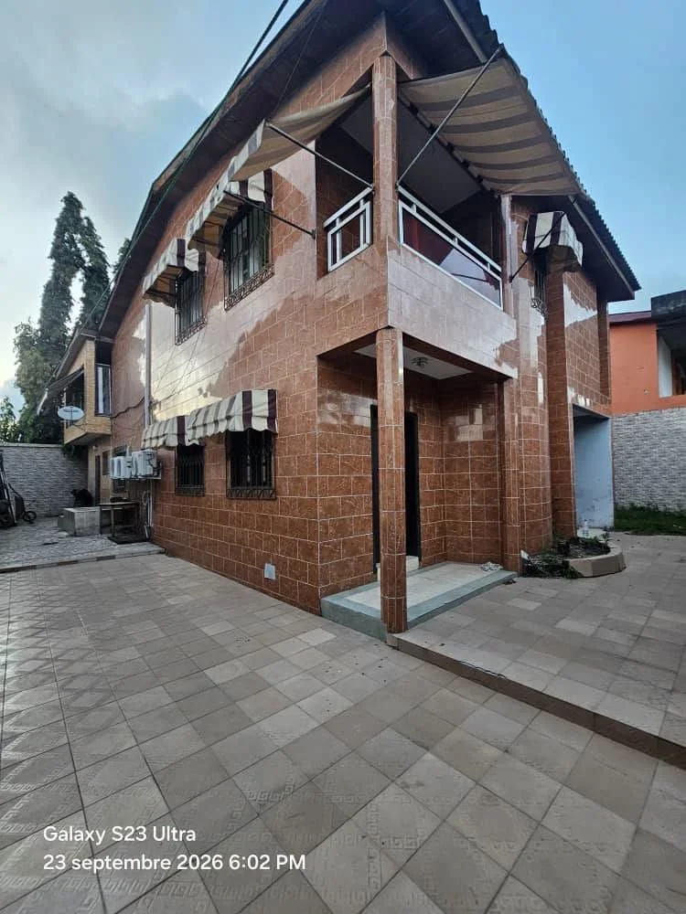 Duplex 6 pièces à Cité Grâce, Feh Kessé