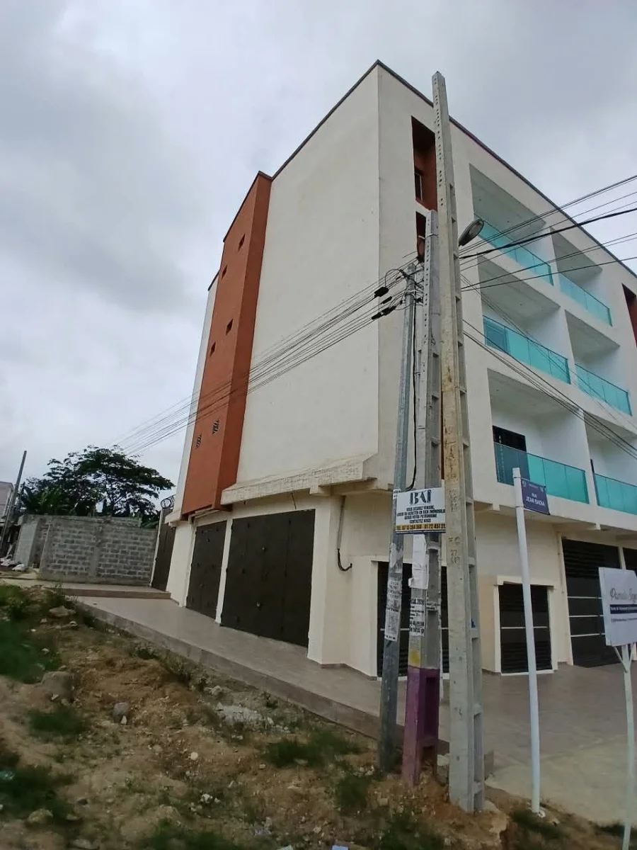 Appartement neuf à Angré, près du CHU