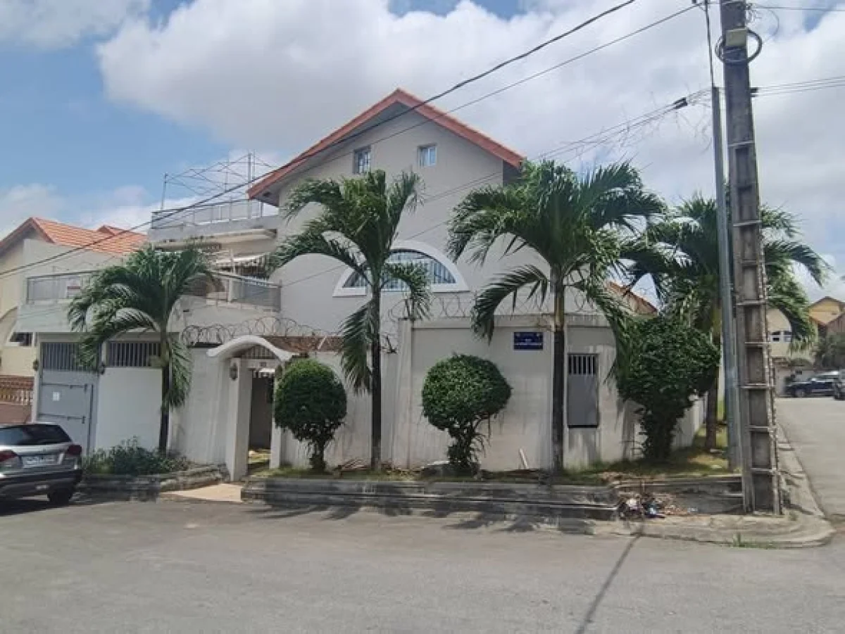 Villa 7 pièces duplex à Angré 8e tranche
