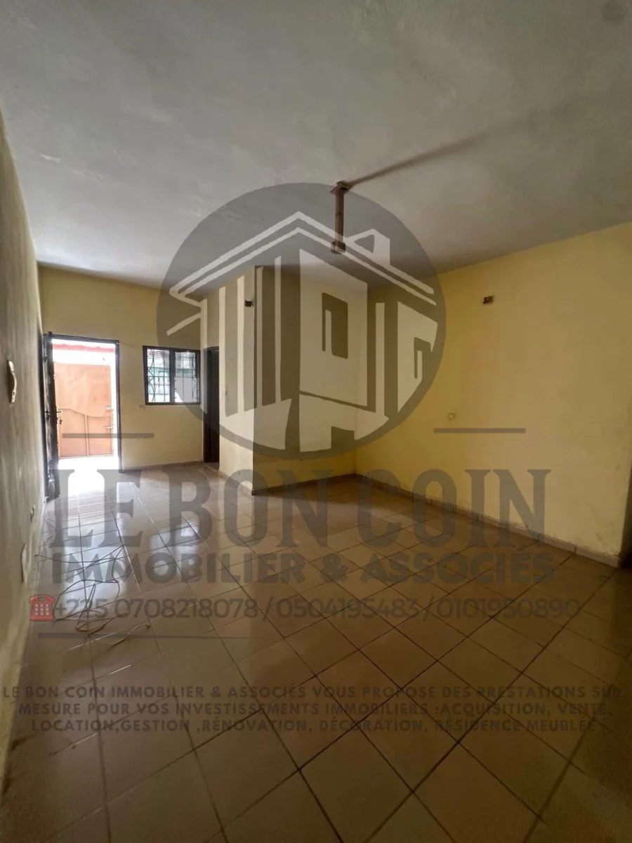 Appartement 3 pièces au 3e étage à Yopougon Koweït