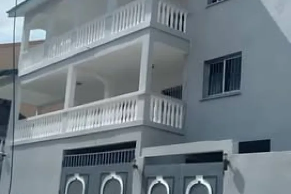 Villa triplex 11 pièces à Angré 8e tranche