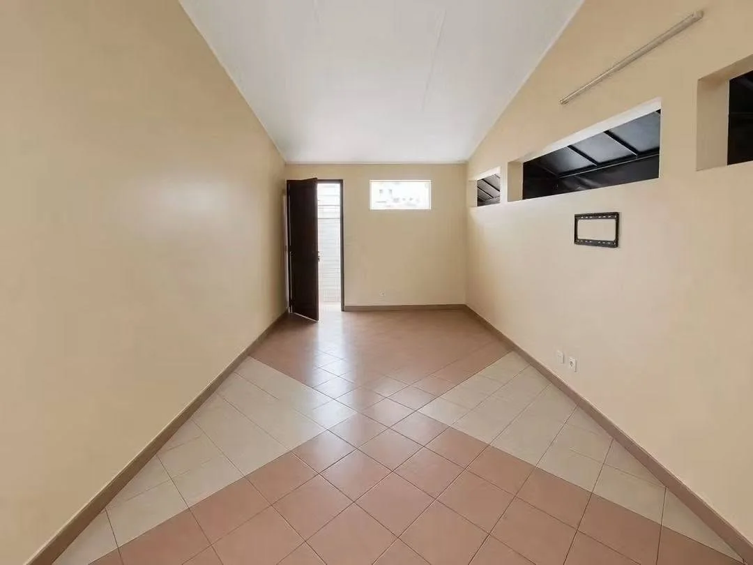 Villa duplex 5 pièces + annexe 4 pièces à Angré Soleil 3
