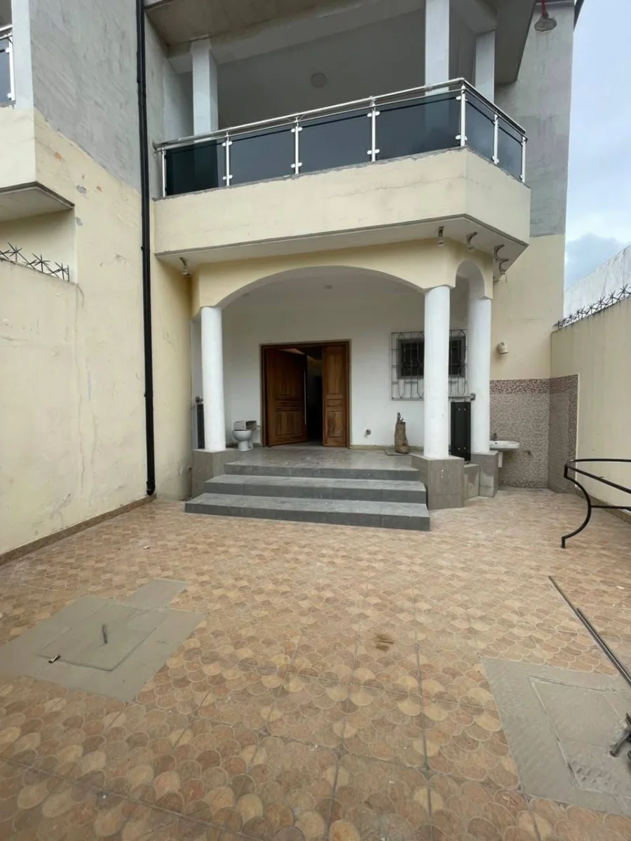Villa triplex 5 pièces à Riviera Triangle, Cocody