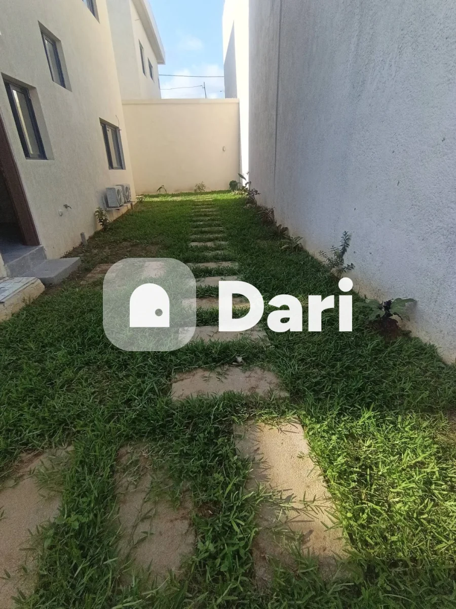 Duplex 5 pièces à Route Abata