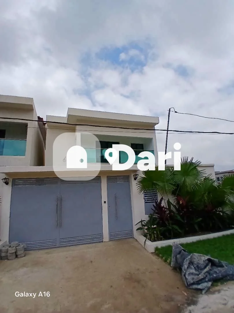 Villa triplex 9 pièces meublée à Cocody Riviera Palmeraie