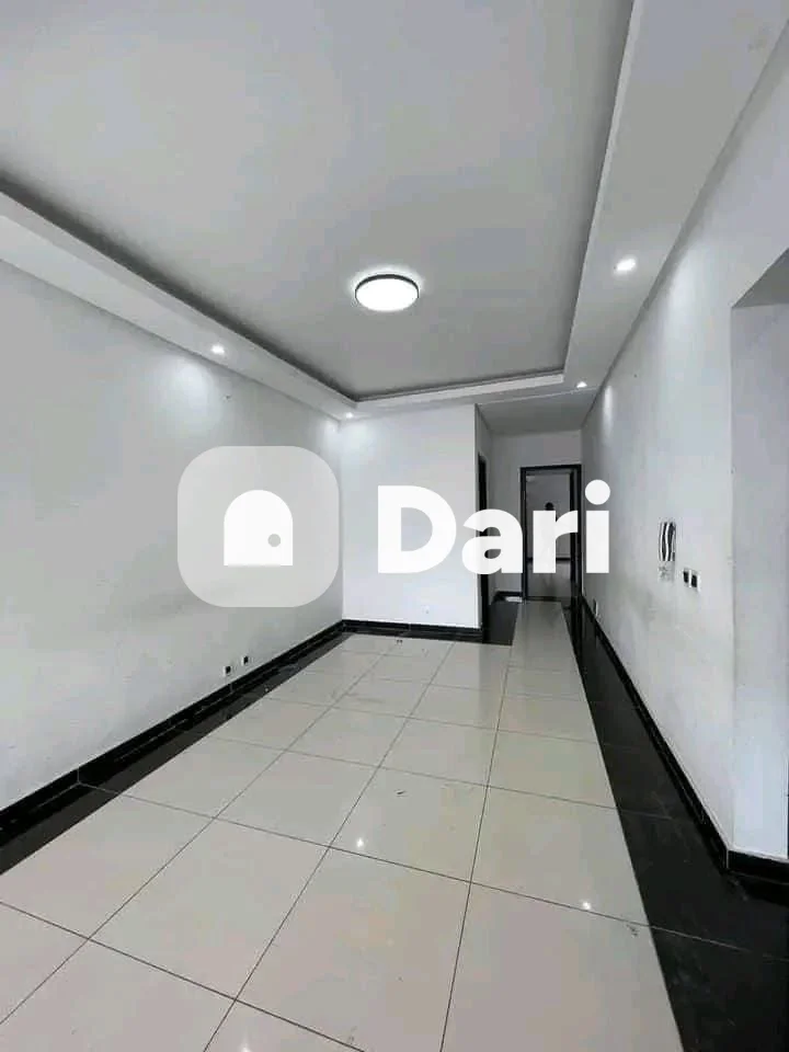 Appartement 4 pièces haut standing à la 9e Tranche