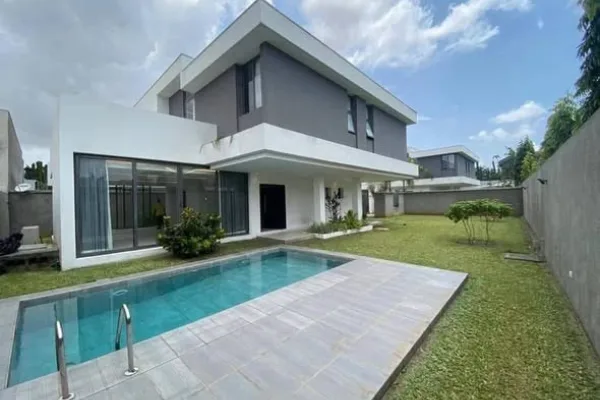 Villa avec piscine à Riviera Golf