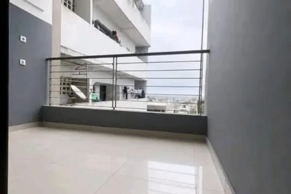 Appartement 4 pièces à Angré CHU