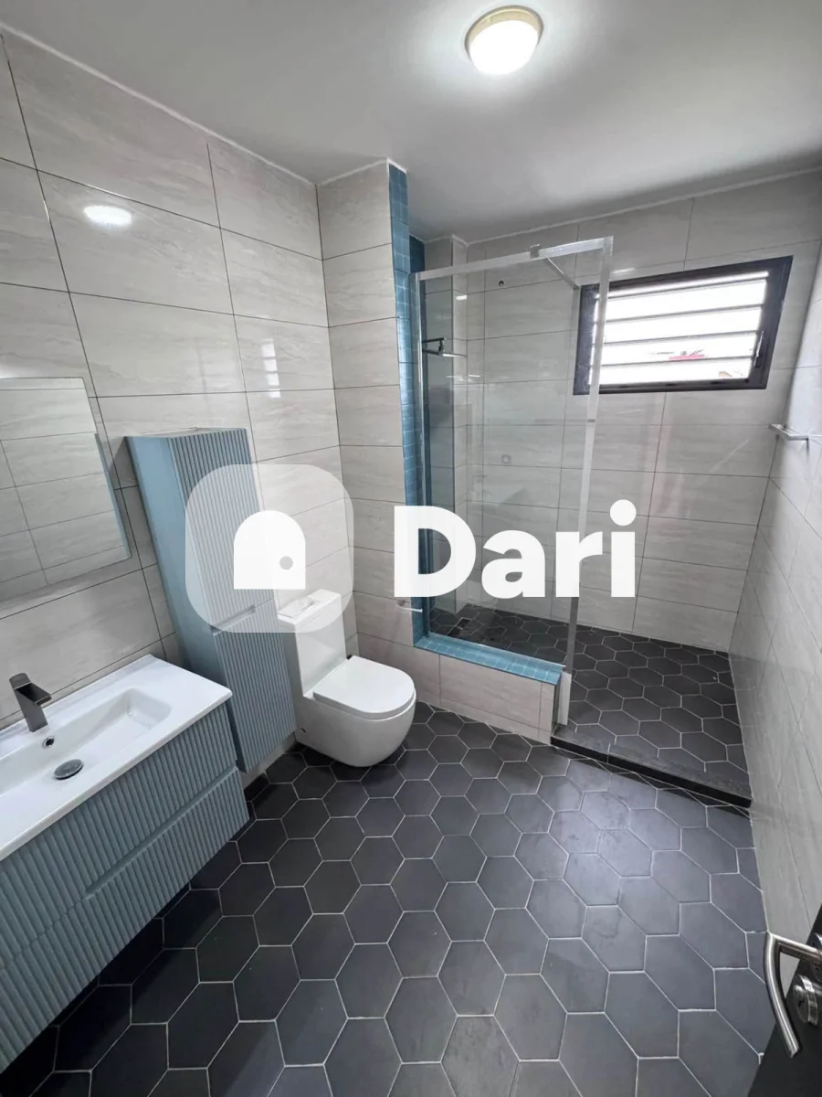 Villa duplex 7 pièces avec piscine à Riviera Faya