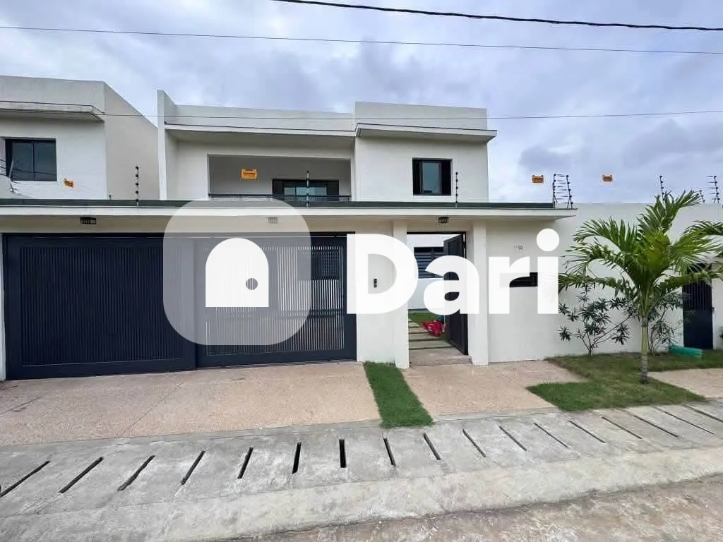 Villa duplex 7 pièces avec piscine à Riviera Faya
