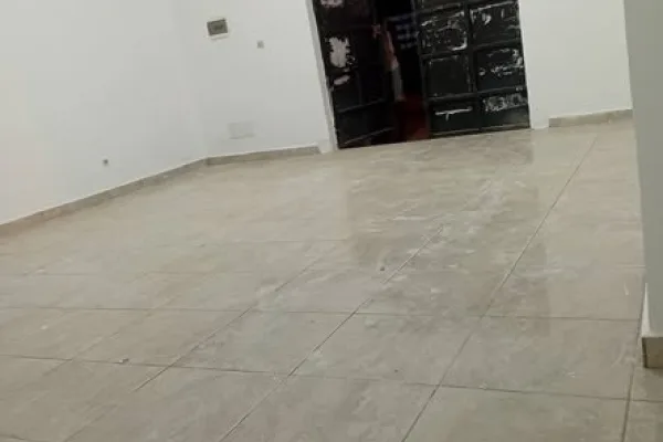 Grand magasin à louer à Cocody Angré Nouveau CHU