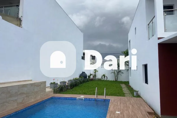 Villa duplex 6 pièces avec piscine privée à Angré Djorogobité