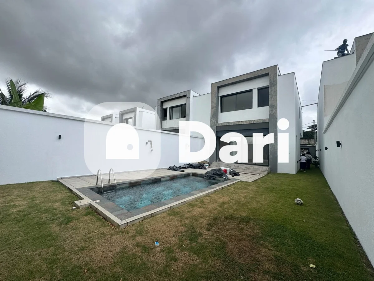 Villa duplex 4 pièces avec piscine à Riviera Golf
