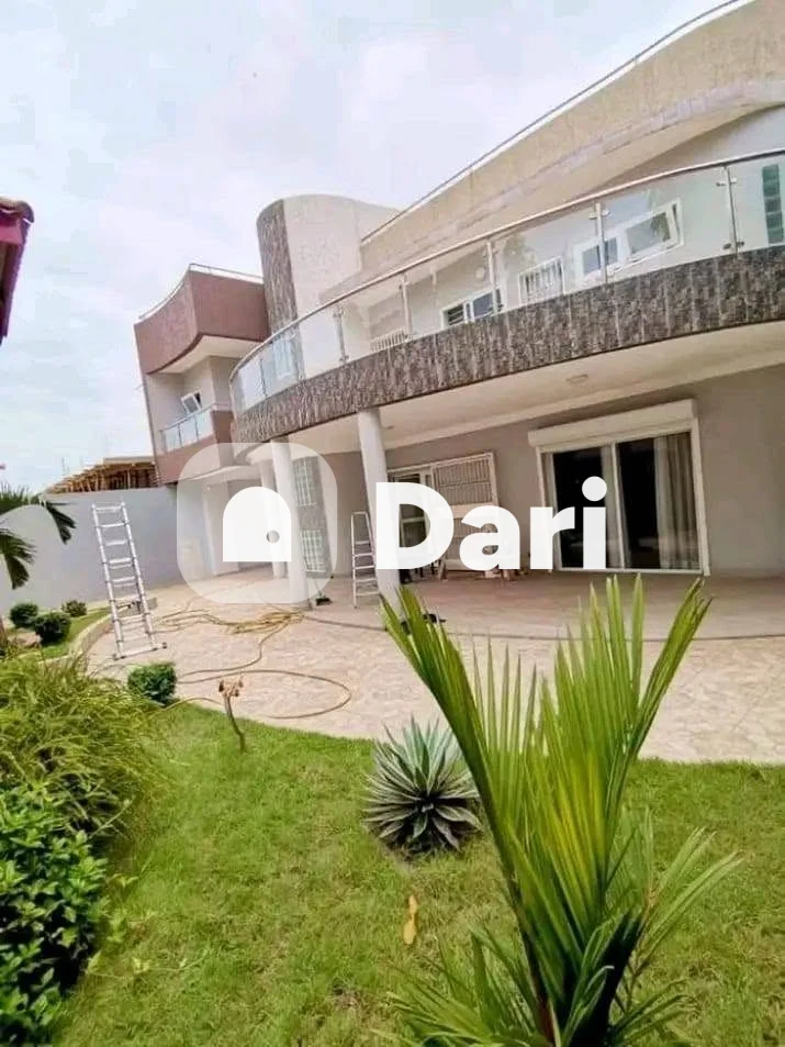 Somptueuse villa duplex 8 pièces neuve à Angré