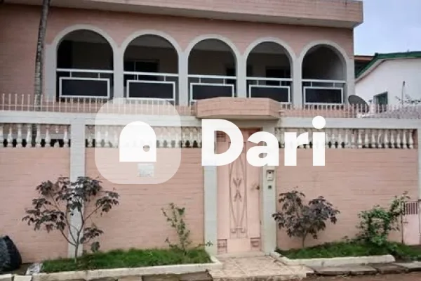 Duplex 10 pièces à Faya