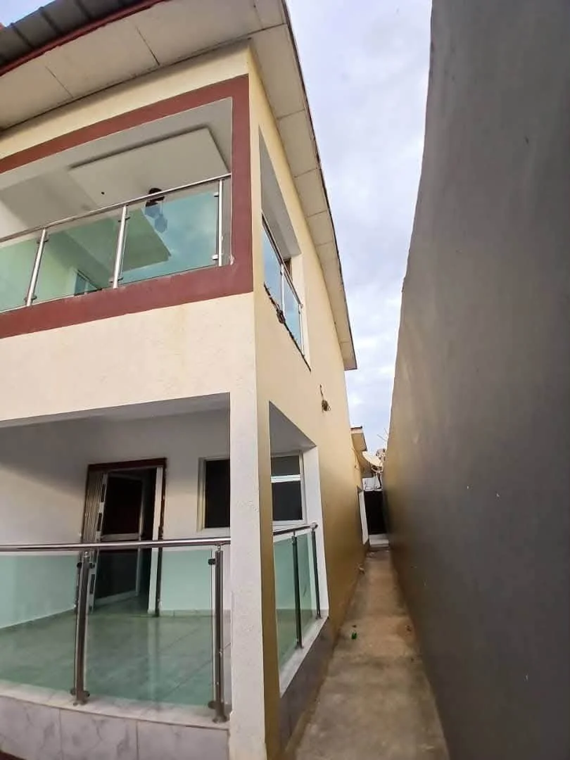 Duplex 10 pièces à louer à Bingerville