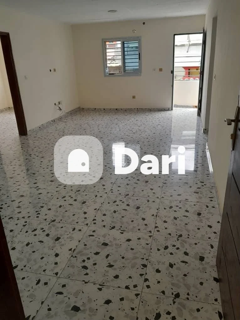 Appartement 3 pièces au premier étage à Feh Kessé