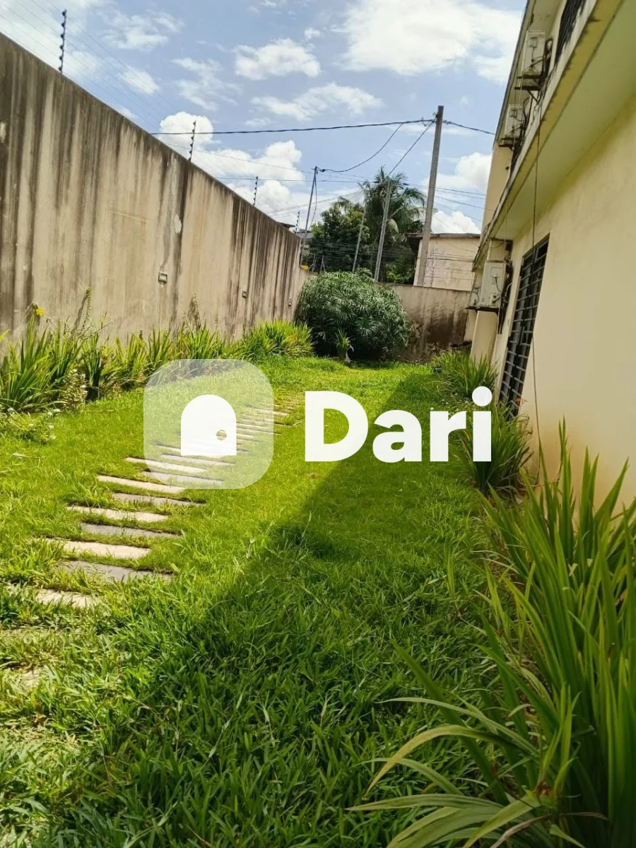 Duplex 8 pièces avec jardin et garage à Angré 8e tranche