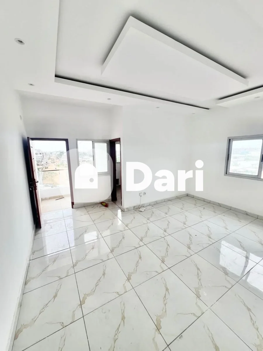 Appartement 2 pièces à Angré, 3e étage