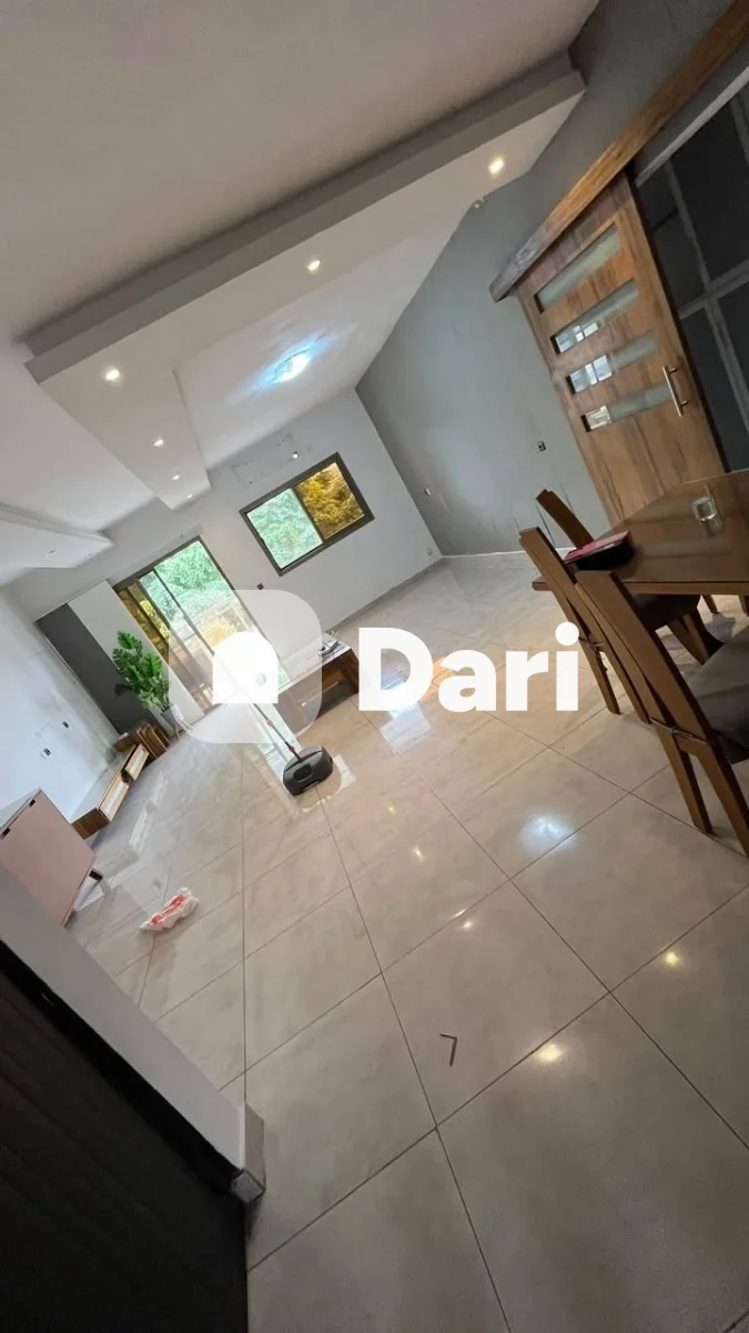 Appartement 4 pièces à Zone 4